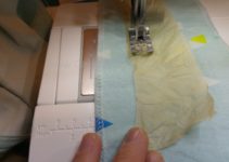 Sticken auf elastischen Stoffen: mit Papier